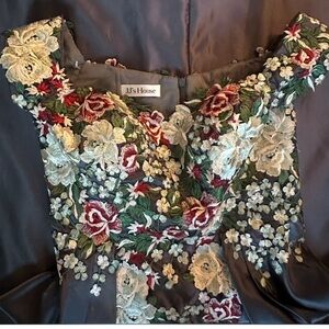 NWT JJ’s House Floral Embroidered Off The Shoulder Dress in Steel Gray. Size 16